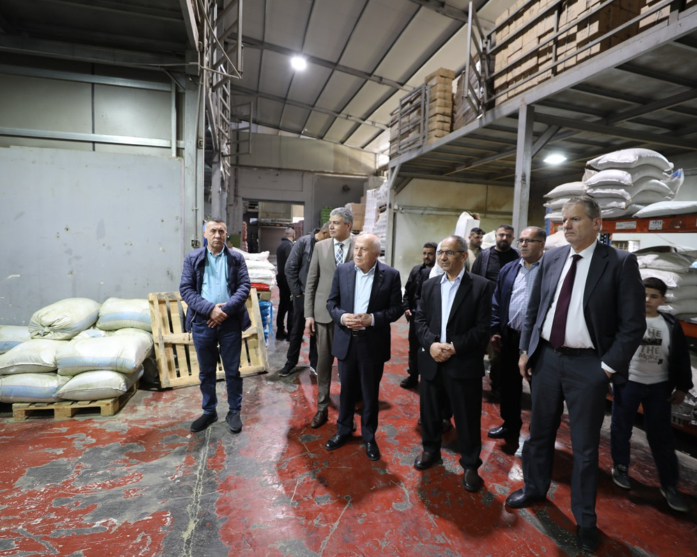 وزير الاقتصاد الوطني يبحث مع الفعاليات الاقتصادية في محافظة جنين عن الوضع الاقتصادي في المحافظة