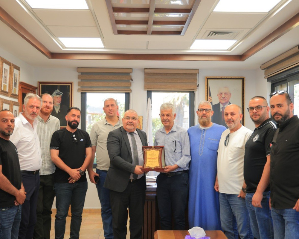 وفد من فعاليات مخيم عايدة يبحث سبل التعاون مع بلديات بيت لحم وبيت جالا