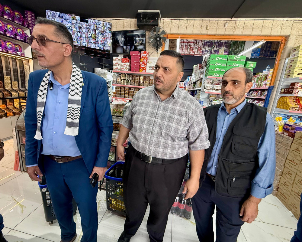 مديرية اقتصاد بيت لحم وغرفة التجارة وبلدية الخضر ينظمون جولة باسواق الخضر لمرابة التزام التجار بشروط السلامة