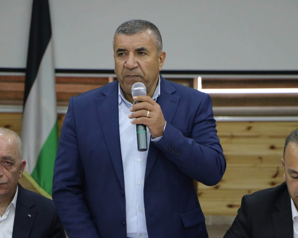 محافظ الخليل يشكل لجنة طوارئ لمساعدة العائلات المهجّرة من منازلها جراء العمليات الإسرائيلية