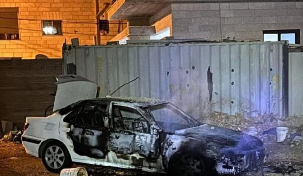 مستعمرون يحرقون مركبتين في بلدة عطارة شم...