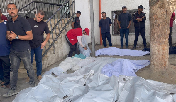 100 شهيد بينهم 35 طفلاً وصحفي في غارات ا...