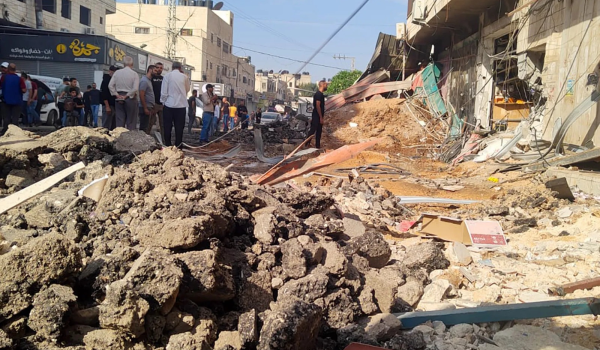 الاحتلال يجرف شارع الغبز في محيط مخيم جن...