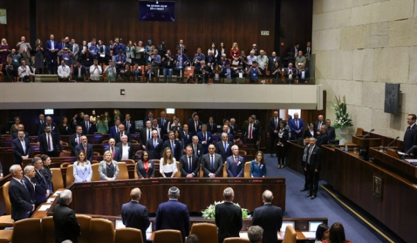 المصادقة بالقراءة التمهيدية على مشروع قا...