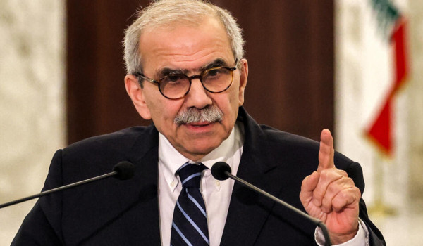 رئيس الحكومة اللبنانية: أي سلاح خارج الد...