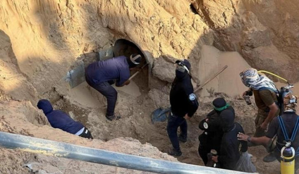 القسام تعلن تسليم جثتين لأسيرين إسرائيلي...