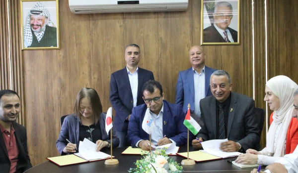 توقيع محضر مشاورات مشروع 