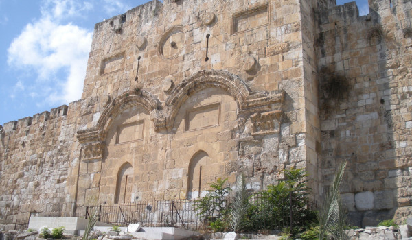 محافظة القدس: اقتحامات مستوطنين لمقبرة ب...