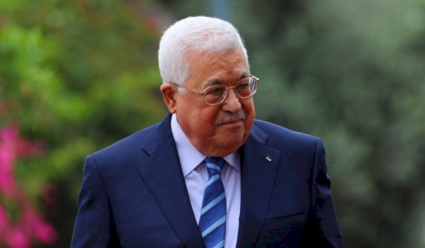 الرئيس عباس يناقش مع ماكرون تطورات الاوض...