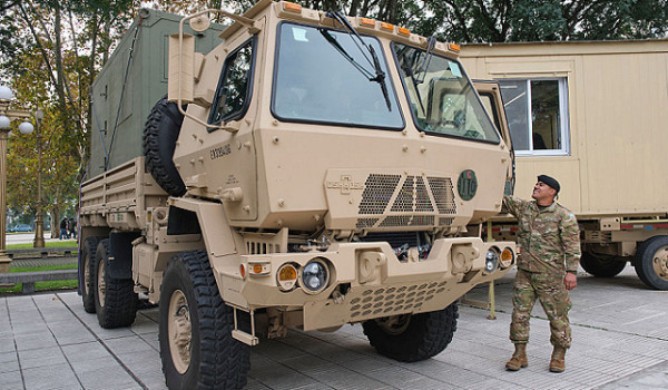 واشنطن توافق على صفقة مركبات تكتيكية بـ9...