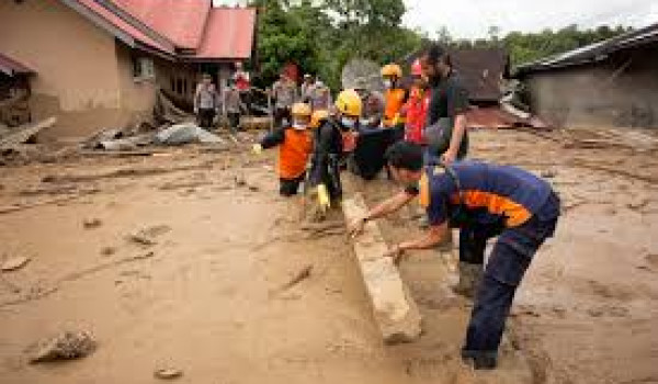 ارتفاع حصيلة ضحايا الفيضانات والانهيارات...