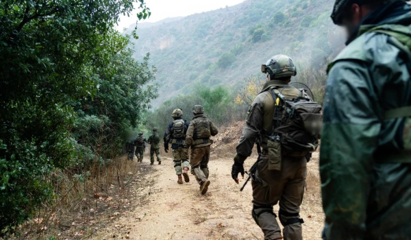 إسرائيل تجري مناورات عسكرية في جبل الشيخ...