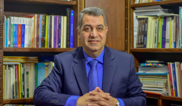 صديقي ... وابن رشد في الخليل بقلم جهاد ح...