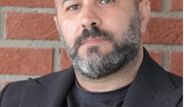 المهاجر المنعزل عبء على نفسه وعلى المجتم...