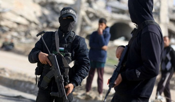 صحيفة عبرية: “حماس” مستعدة لـ”هدنة” تتنا...