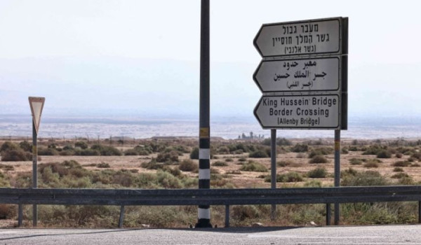 ضغوط أمريكية على إسرائيل لإعادة فتح معبر...