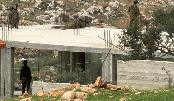 الاحتلال يهدم منزلا ويخلي آخر في حوسان غ...