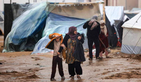 منخفض يهدد آلاف النازحين وحكومة غزة تطال...