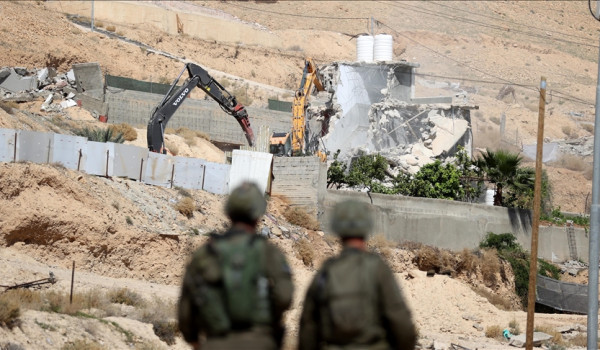 جيش الاحتلال الإسرائيلي يهدم 3 منازل فلس...