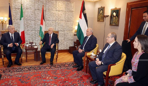 الرئيس محمود عباس التقى مع وزير خارجية إ...