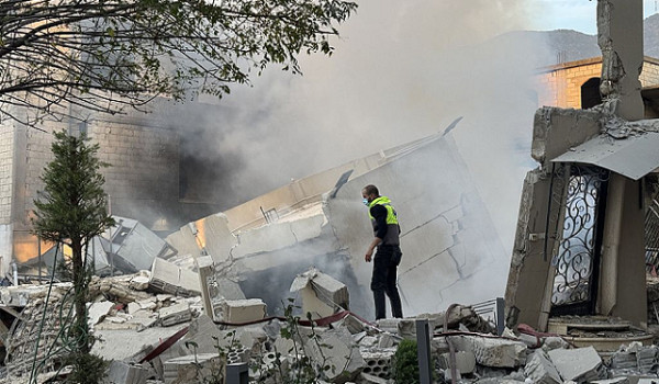 الاحتلال يستهدف دراجة نارية وحفارتين جنو...