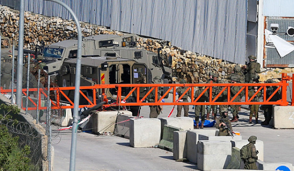 الجيش الإسرائيلي يطلق النار على شاب يهود...