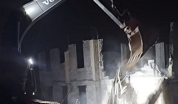 السلطات الإسرائيلية تهدم منزلا في دير ال...