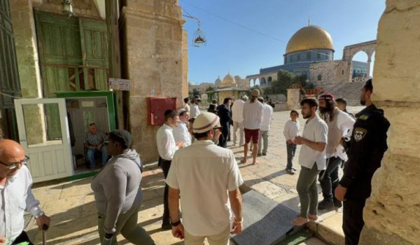 917 مستوطناً يقتحمون المسجد الأقصى والاح...