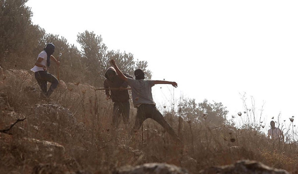 أُصيب 3 فلسطينيين برصاص مستوطنين ..خلال ...