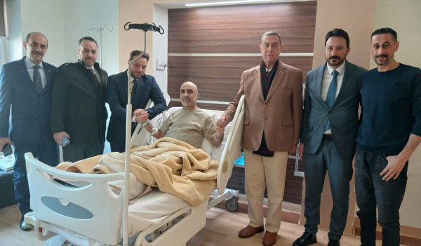 سفير فلسطين بالقاهرة يقوم زيارة تضامنية ...