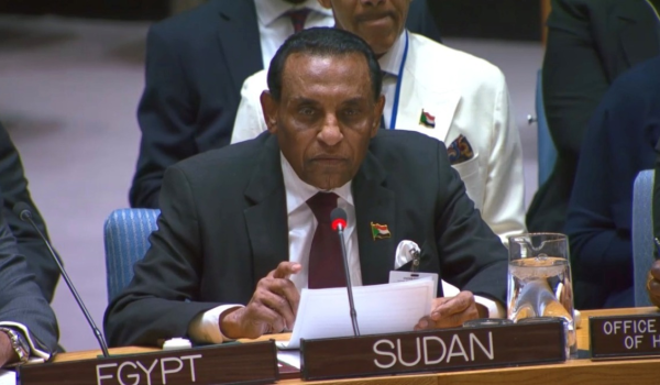 رئيس الوزراء السوداني يطرح مبادرة لوقف ش...