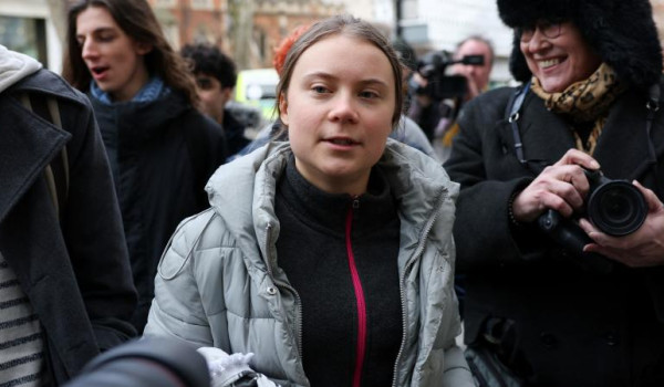 توقيف غريتا تونبرغ في لندن أثناء مشاركته...