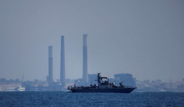 قصف جوي ومدفعي وبحري على مختلف أنحاء غزة...