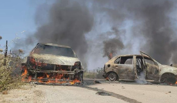 مستعمرون يهاجمون مركبات المواطنين في بلع...