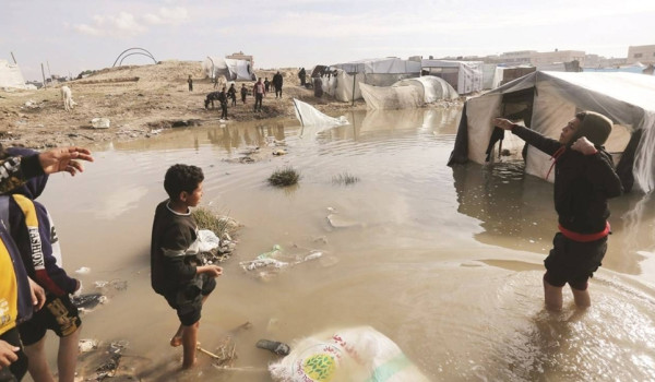 ليلة قاسية في غزة: غرق خيام وتطاير أخرى ...