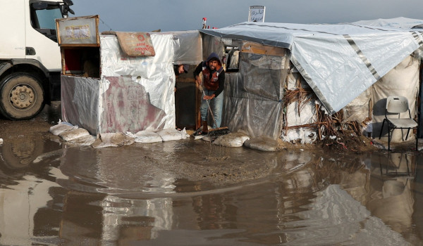 مأساة النازحين في غزة تتفاقم وسط الأمطار...