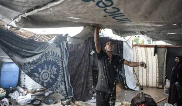 الدفاع المدني في غزة: تلقينا أكثر من 400...