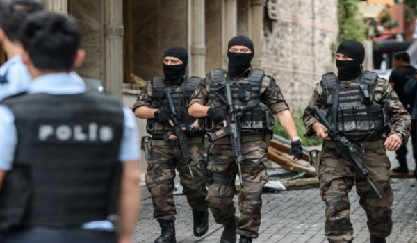 تركيا: اعتقال 357 مشتبهاً بانتمائهم لـ