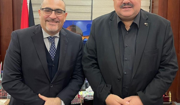 صيدم والمنسق الأممي للشؤون الإنسانية يبح...