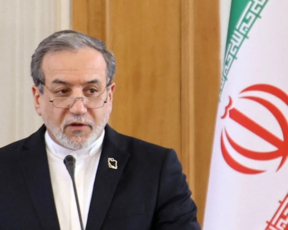 عراقجي في إسلام آباد مجدداً وسط تعثر المفاوضات المباشرة.. واشنطن ترفض إرسال مبعوثين