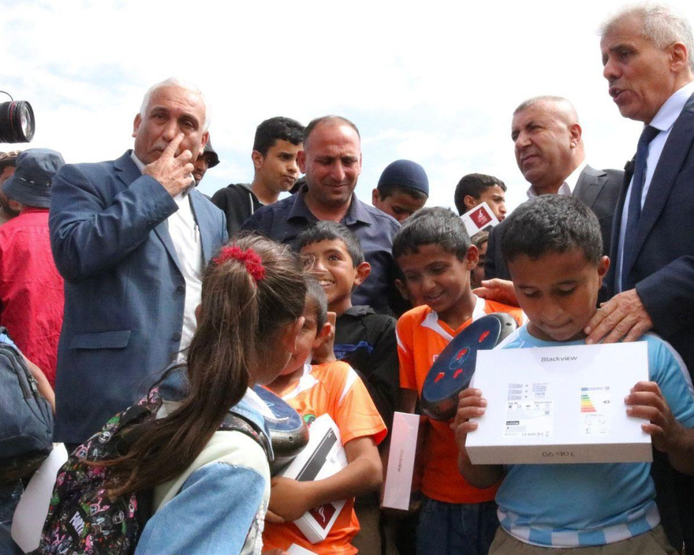 برهم من مسافر يطا: التعليم حق لا يمكن التنازل عنه والوزارة توفر حافلة لنقل طلبة "أم الخير" المحاصرين