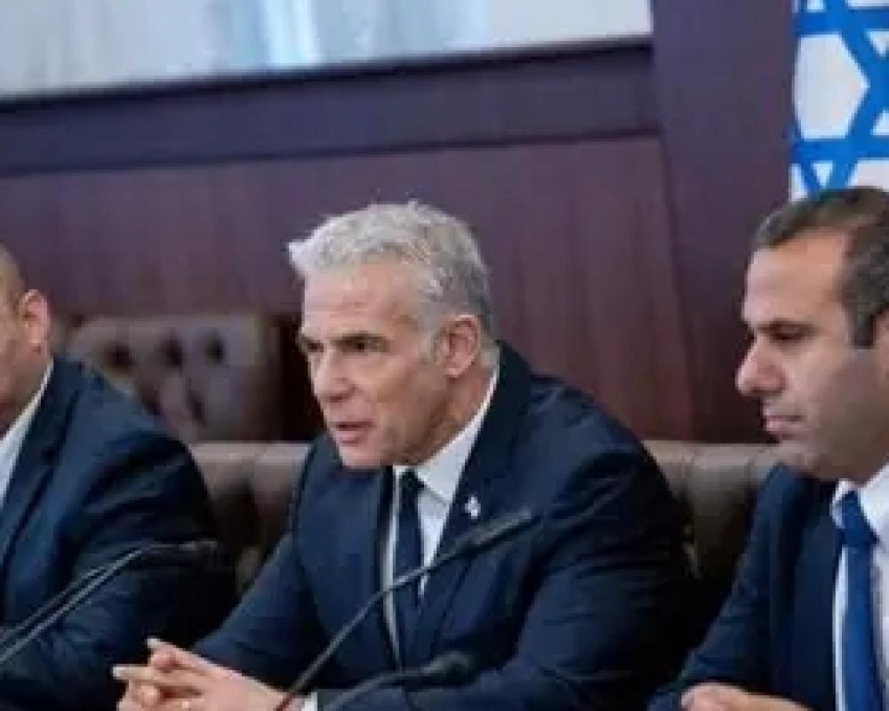 زلزال سياسي في إسرائيل: المعارضة ترحب بوحدة "بينيت-لبيد" والائتلاف يهاجم "تحالف اليسار"