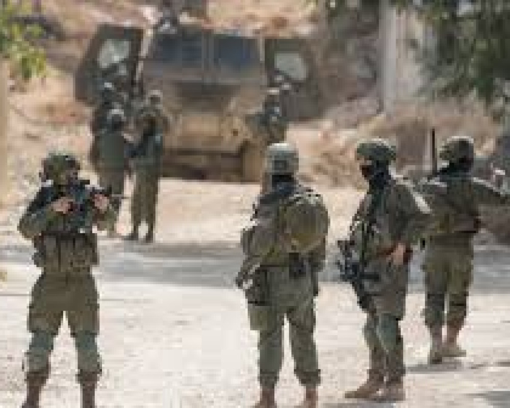 محافظة القدس تحذر من عدوان "خطير" في الرام وكفر عقب وقلنديا.. اعتقالات واسعة واقتحام لعيادة "الأونروا"