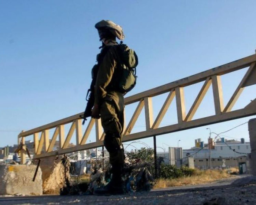 الاحتلال يواصل إغلاق مداخل طرق في حوسان غرب بيت لحم