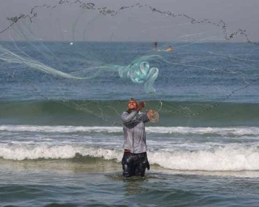 إصابة صياد فلسطيني بنيران إسرائيلية جنوبي غزة