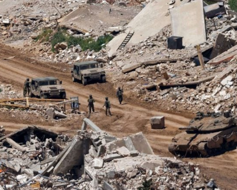 اشتعال النيران في مركبة إثر سقوط مسيرة في شمال إسرائيل