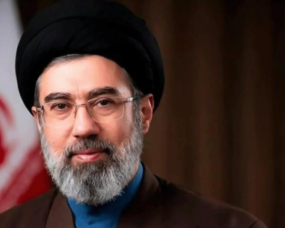 المرشد الايراني خامنئي: يجب إنهاء الوجود الأمريكي في الخليج وتعزيز إدارة إقليمية لمضيق هرمز