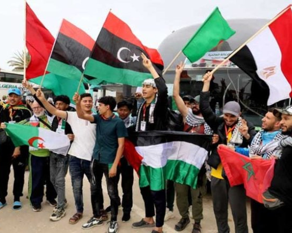 ليبيا.. قافلة “الصمود” تستأنف طريقها نحو غزة بعد توقف قرب زليتن
