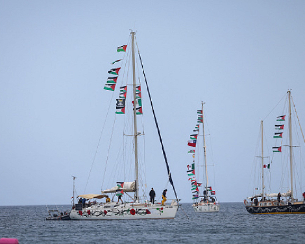 الجيش الإسرائيلي يبدأ عملية اعتراض والسيطرة على أسطول الصمود المتجه إلى غزة