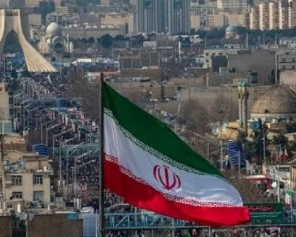 طهران تطالب بهدنة طويلة متعددة المراحل، إلى جانب اتفاق يحفظ لها ما وصف بـ"ماء الوجه"